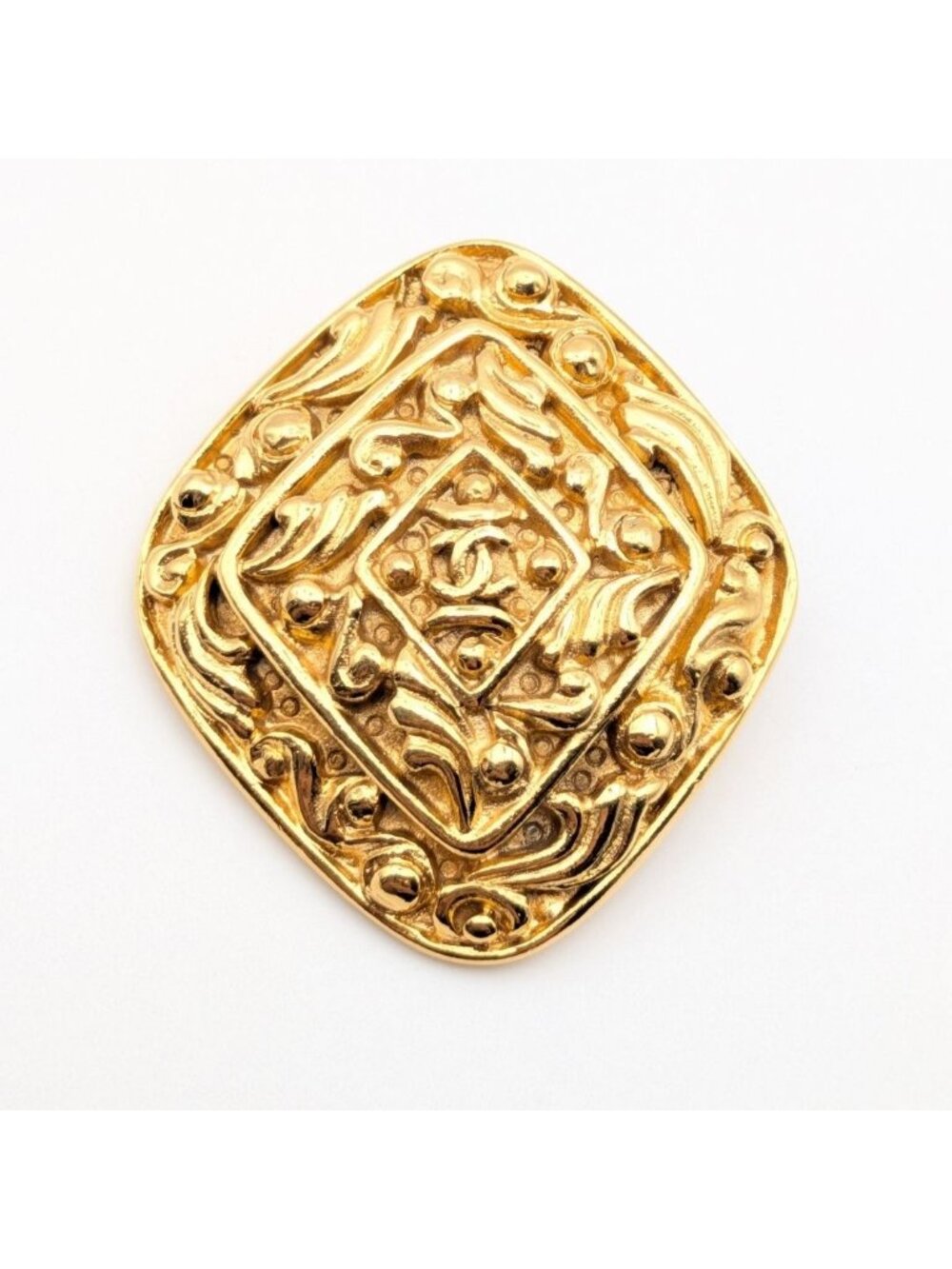 Chanel Brooch CC Logo Gold Diamond Arabesque First Era Vintage